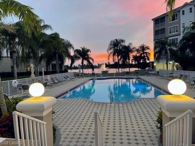 SUTTON WALK - Residential