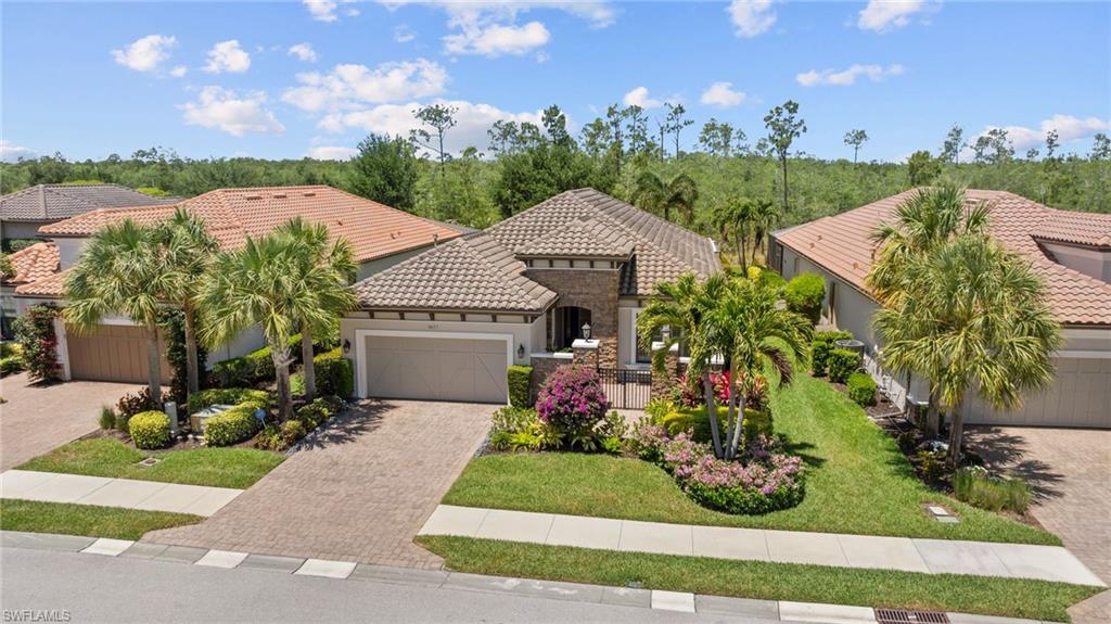 ESPLANADE - Residential