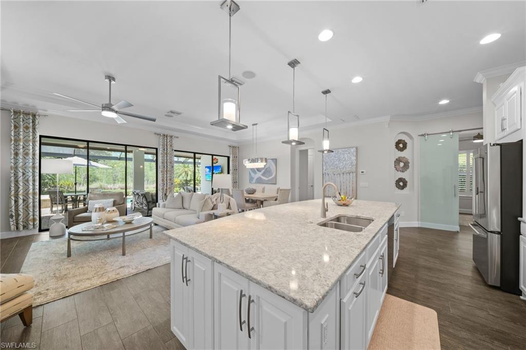 ESPLANADE - Residential