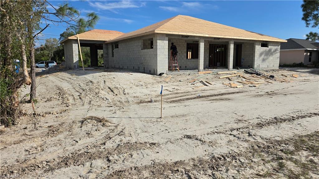 MIRROR LAKES - Residential