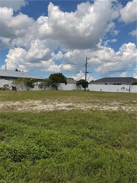 623 SW 25th LN CAPE CORAL FL 33914