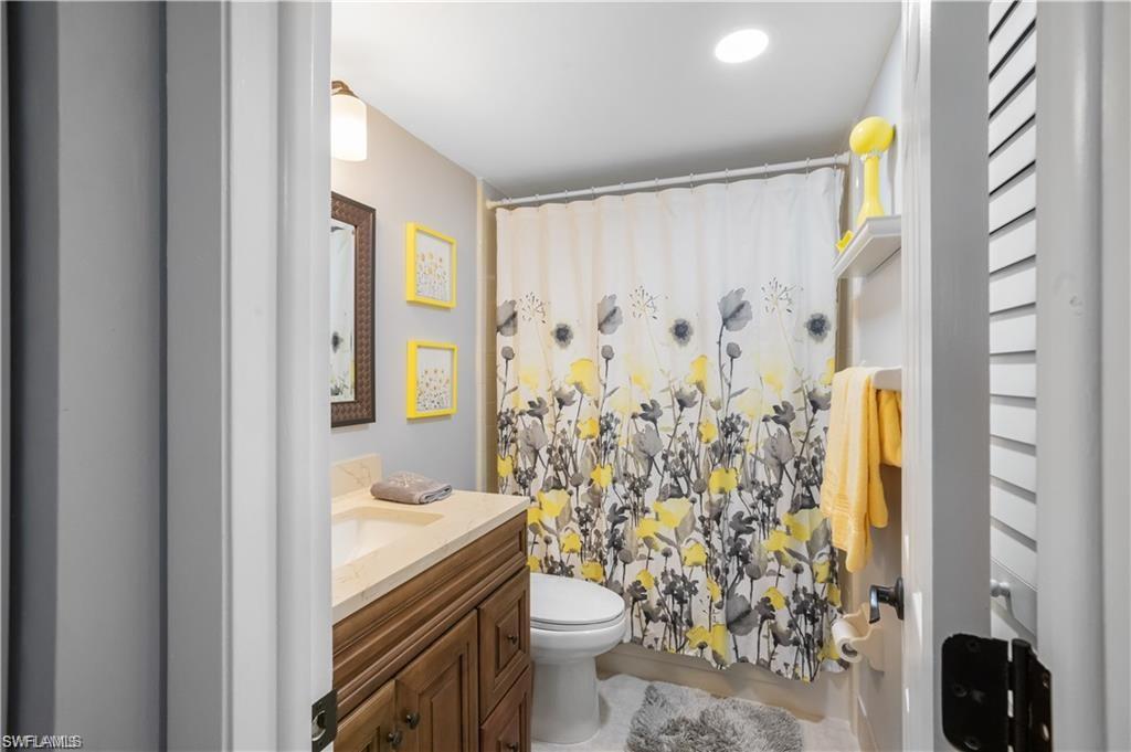 HAMPTONS AT KINGS LAKE - Residential