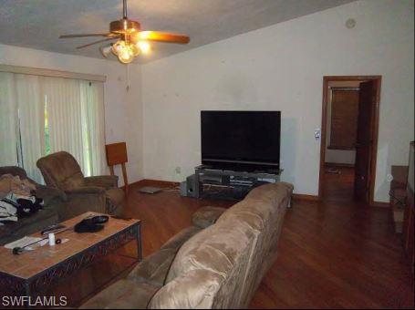 SAN CARLOS PARK - Residential