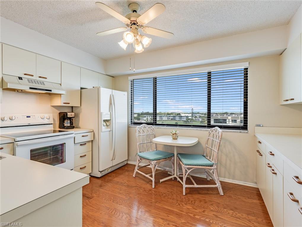 SEVEN LAKES - Residential