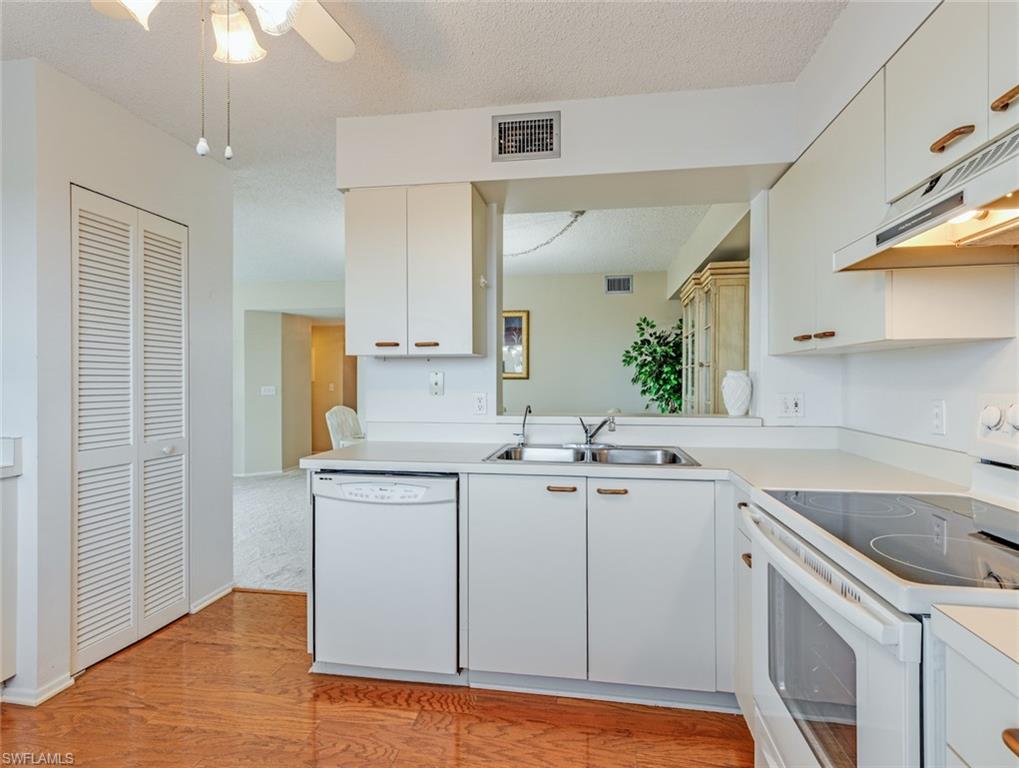 SEVEN LAKES - Residential