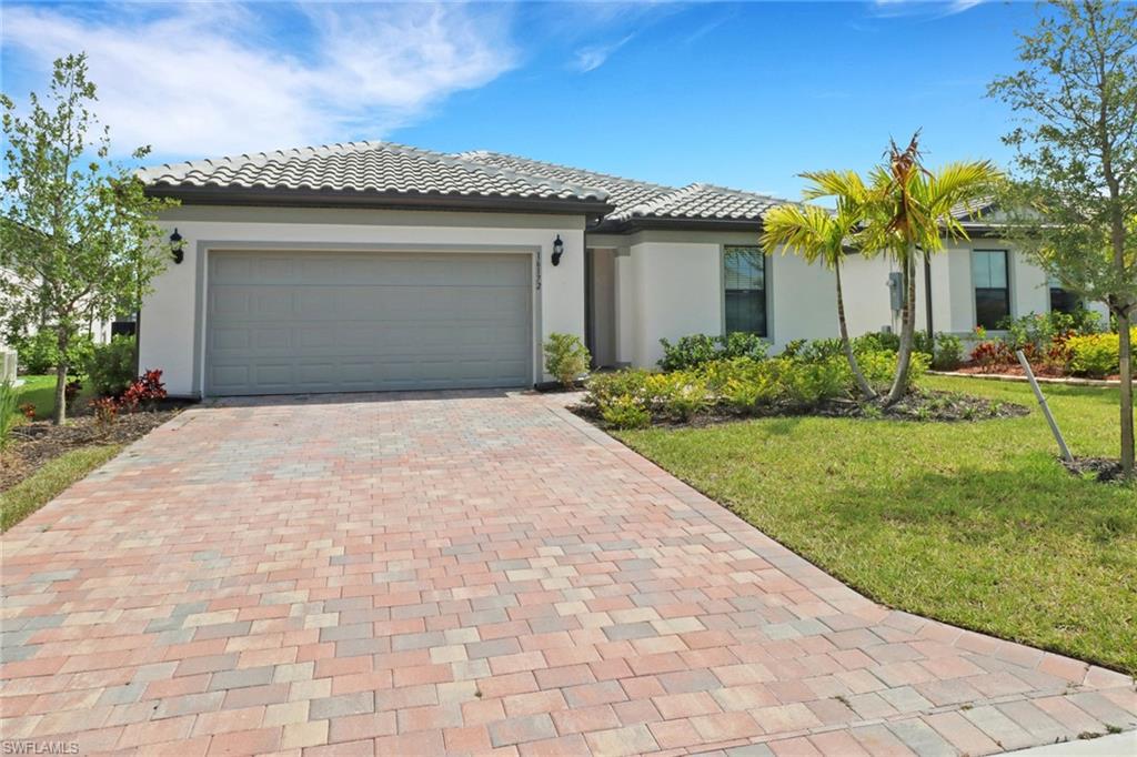 HAMPTON LAKES - Residential Lease