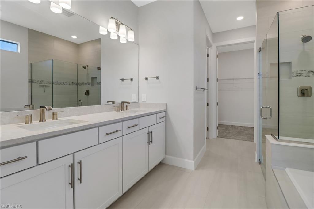 HAMPTON LAKES - Residential Lease