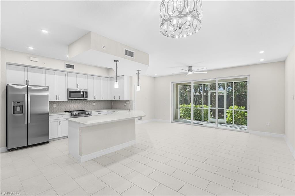 286 Indies DR E 101