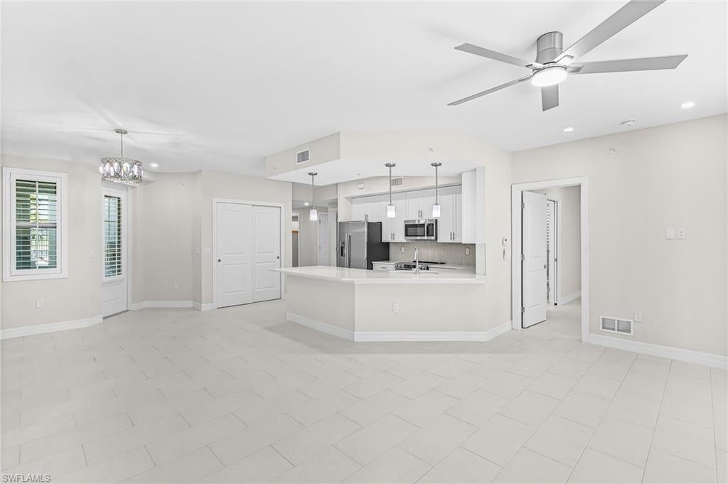 286 Indies DR E 101