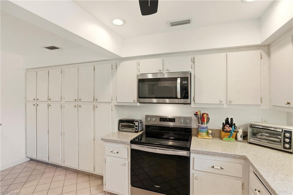 MONTEGO MANOR - Residential