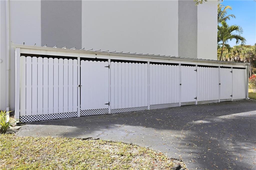 MONTEGO MANOR - Residential