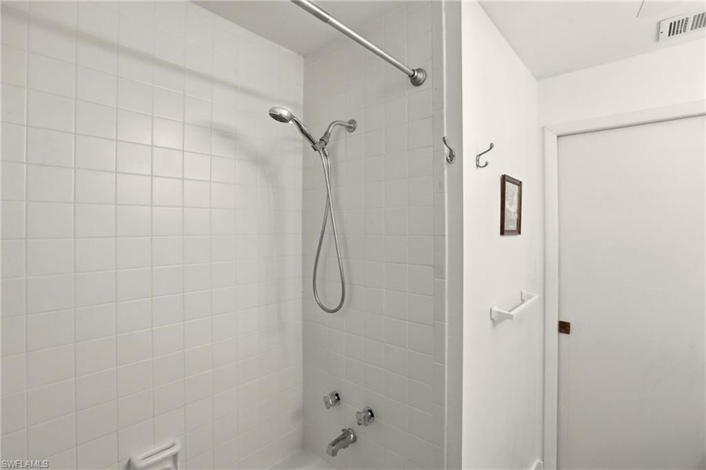 MONTEGO MANOR - Residential