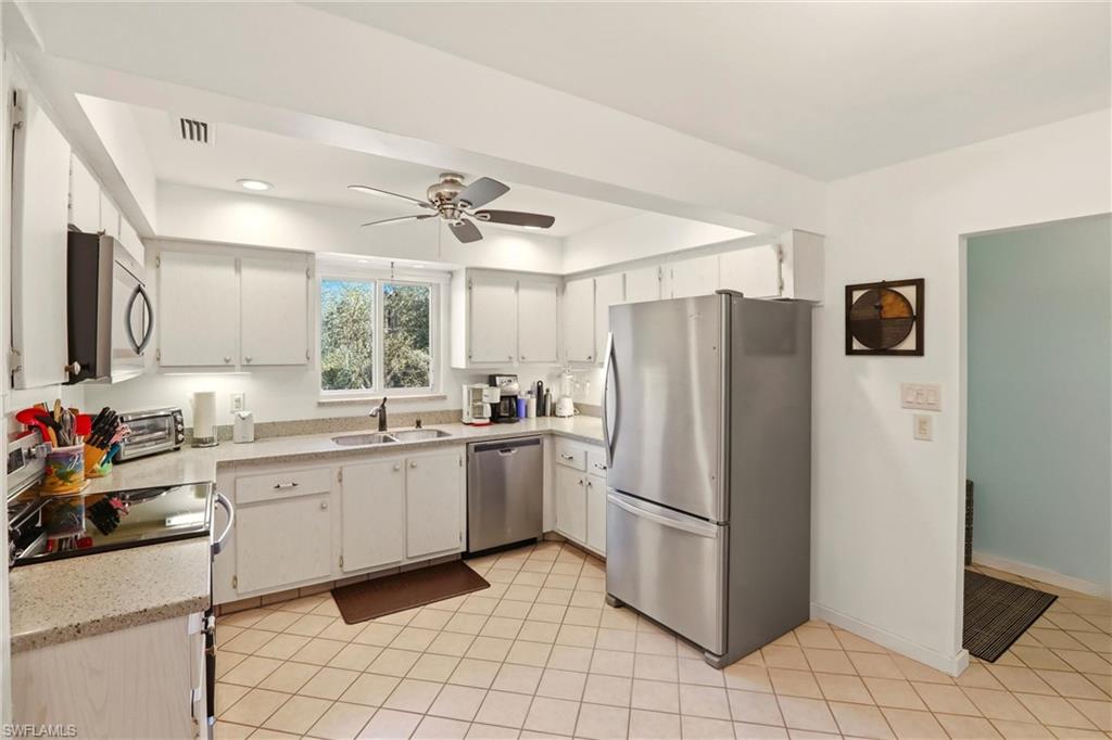 MONTEGO MANOR - Residential