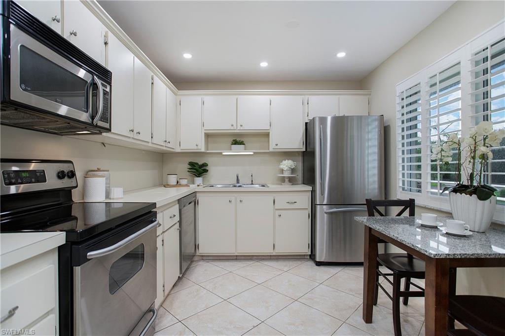 GLADES COUNTRY CLUB - Residential