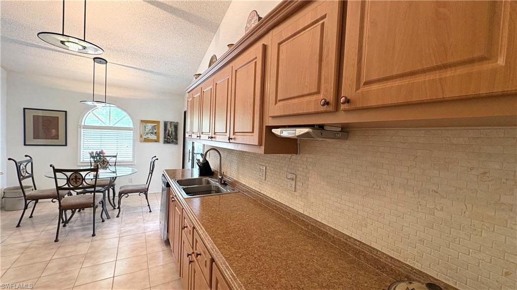 ISLES OF CALOOSA YACHT + RACQUET CLUB - Residential