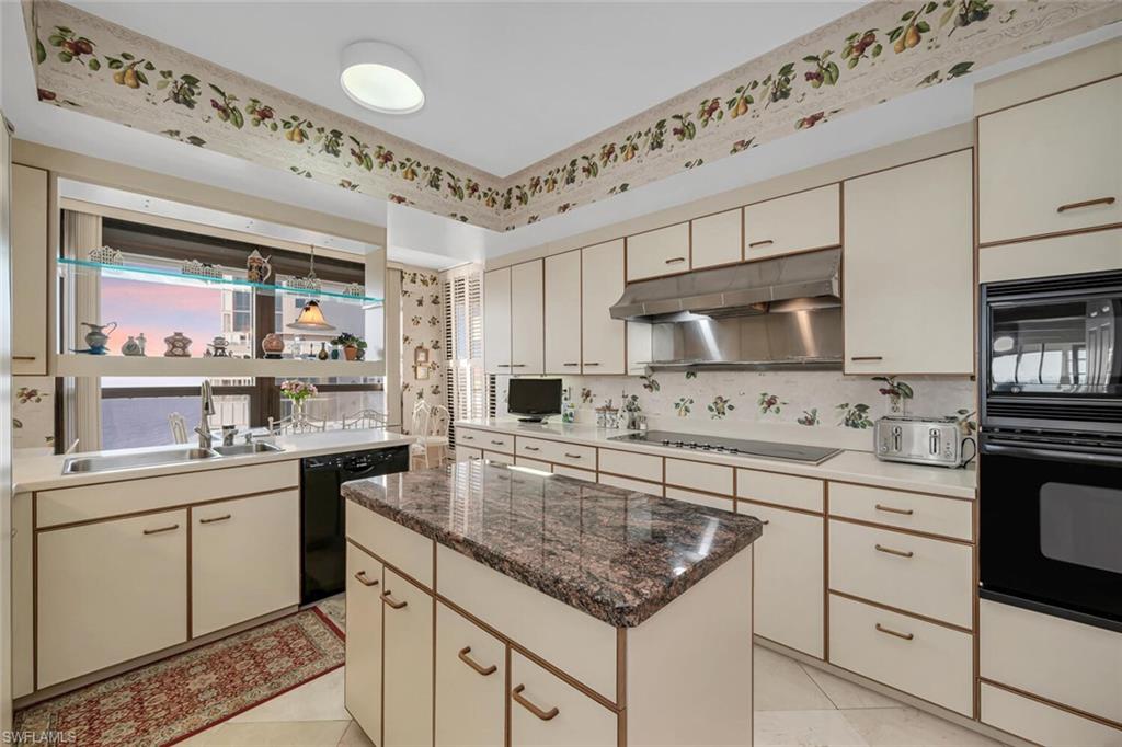 PARK PLAZA - Residential