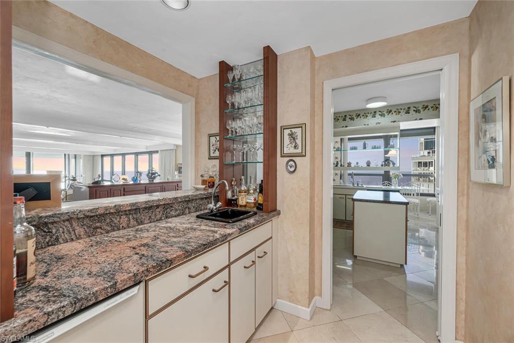 PARK PLAZA - Residential