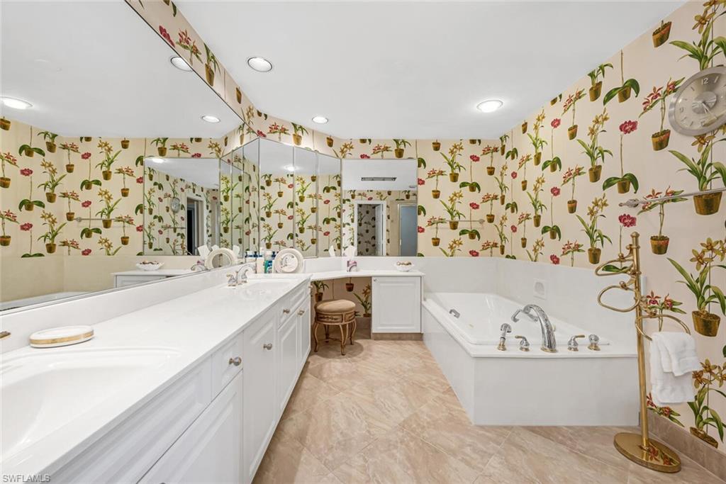 PARK PLAZA - Residential