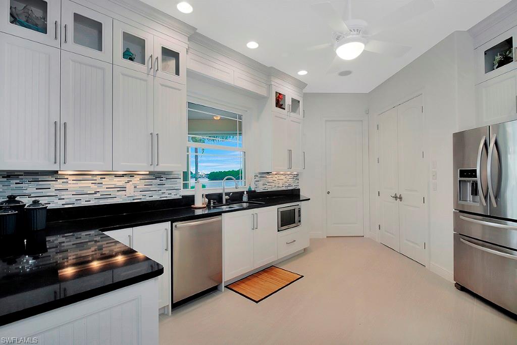 SIESTA ISLES - Residential