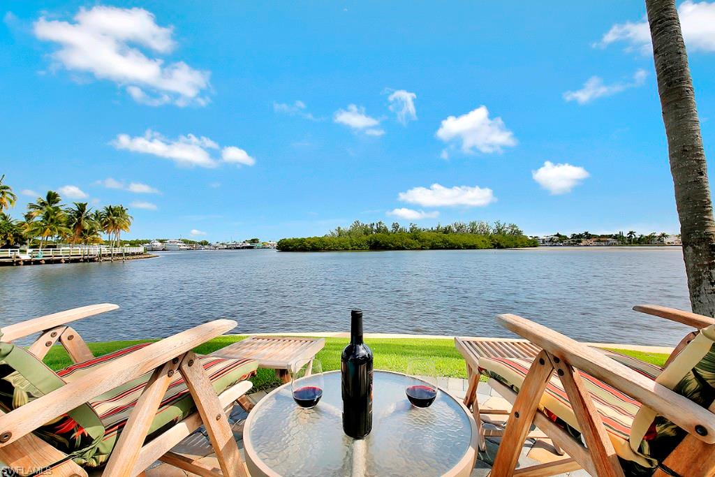 SIESTA ISLES - Residential