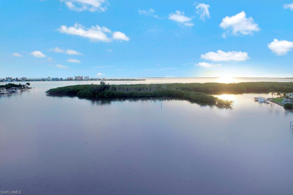 SIESTA ISLES - Residential