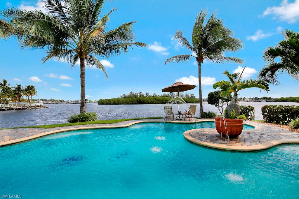 SIESTA ISLES - Residential