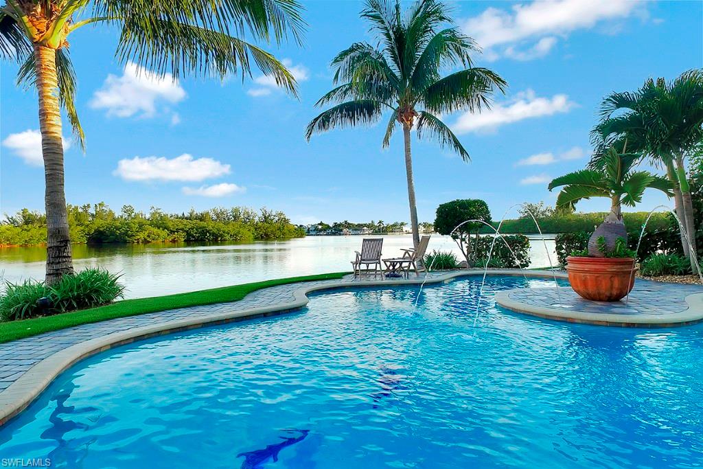 SIESTA ISLES - Residential