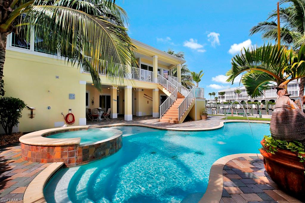 SIESTA ISLES - Residential