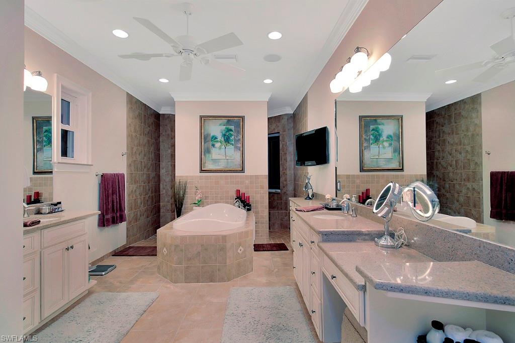 SIESTA ISLES - Residential