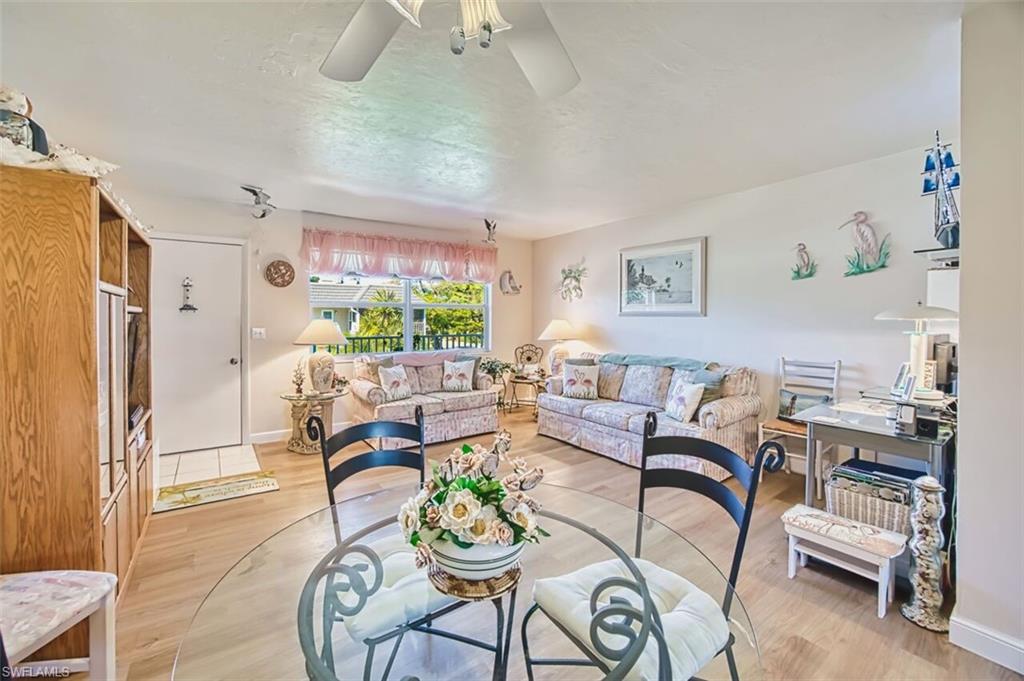 CAPTAINS WALK - Residential