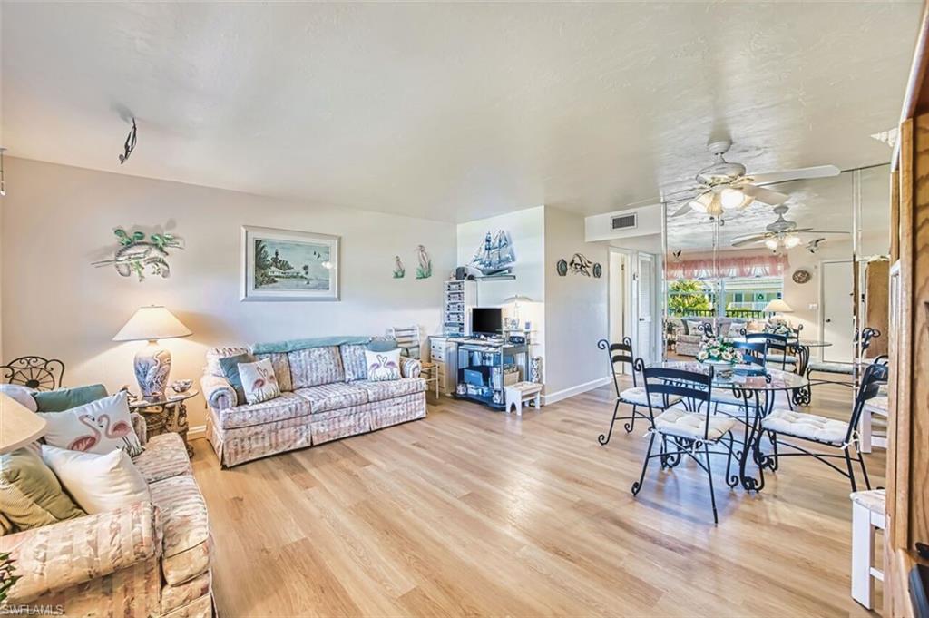 CAPTAINS WALK - Residential