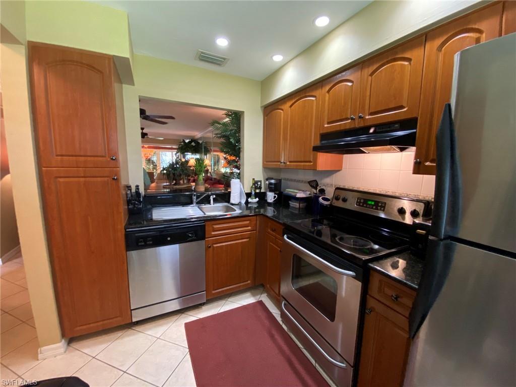 SOUTH POINTE VILLAS CONDO - Residential