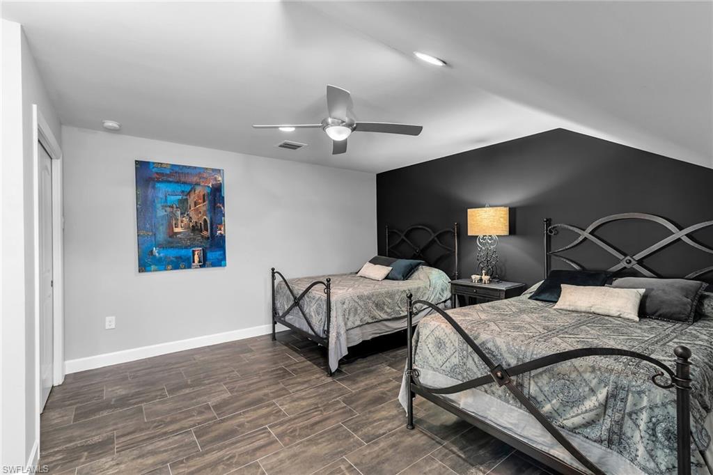 WINDING CYPRESS - Residential