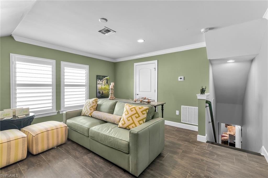 WINDING CYPRESS - Residential