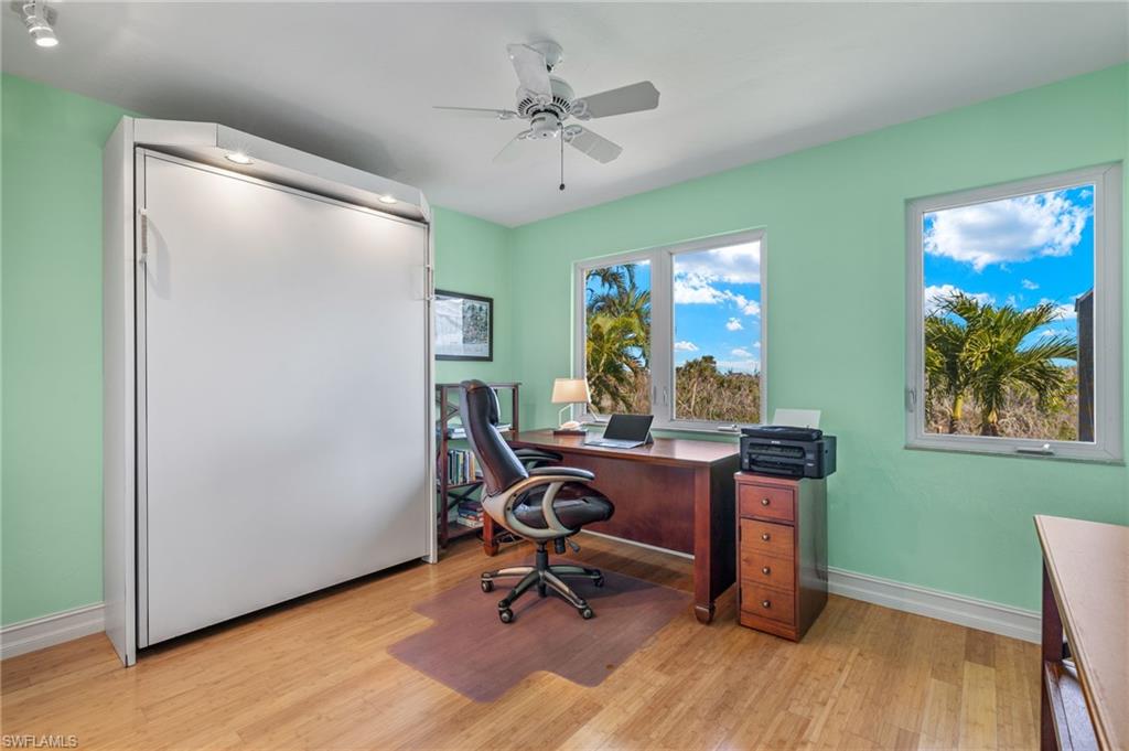 EAST ROCKS - Residential