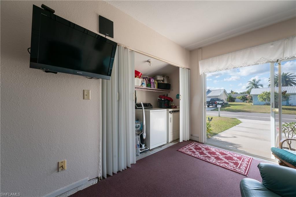 COUNTRY VILLAGE - Residential