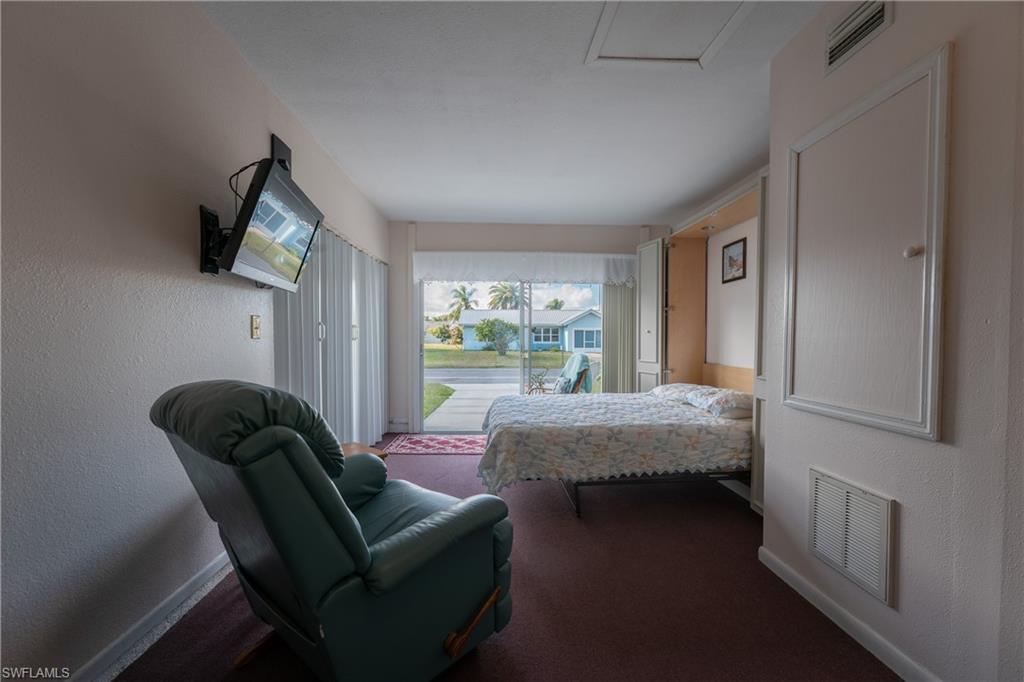 COUNTRY VILLAGE - Residential