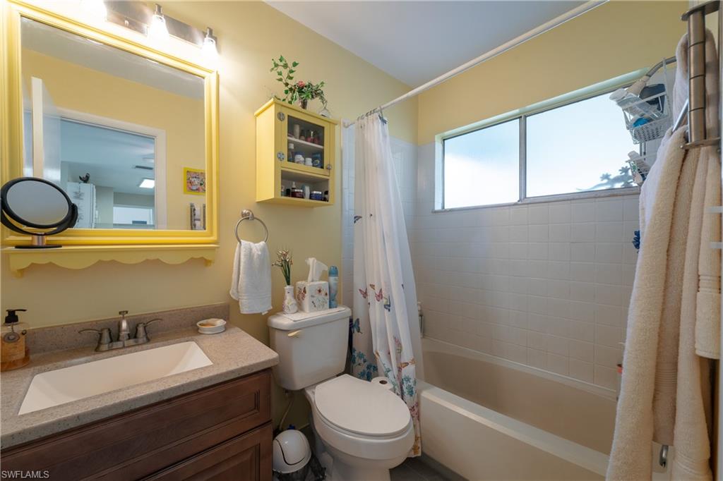 COUNTRY VILLAGE - Residential