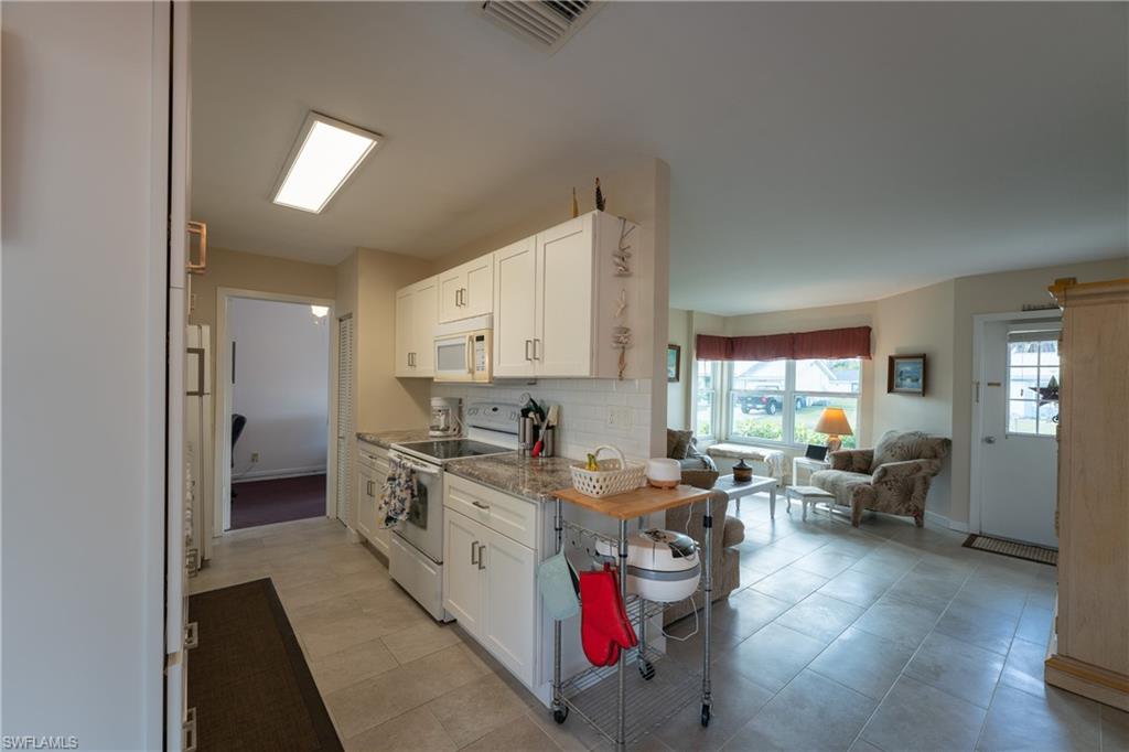 COUNTRY VILLAGE - Residential