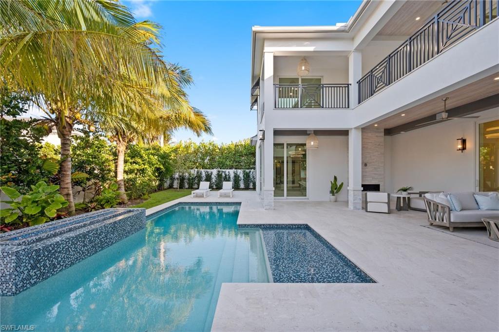 MOORINGS - Residential