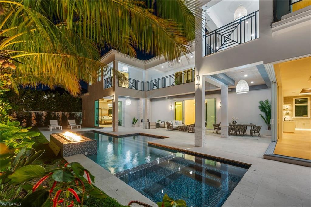 MOORINGS - Residential