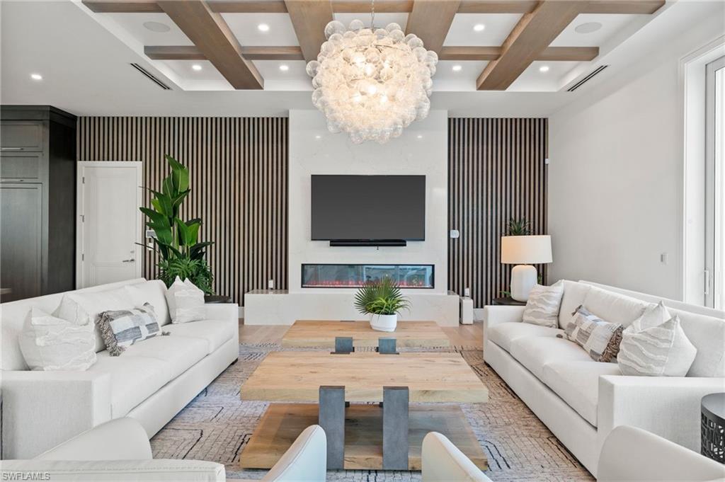 MOORINGS - Residential