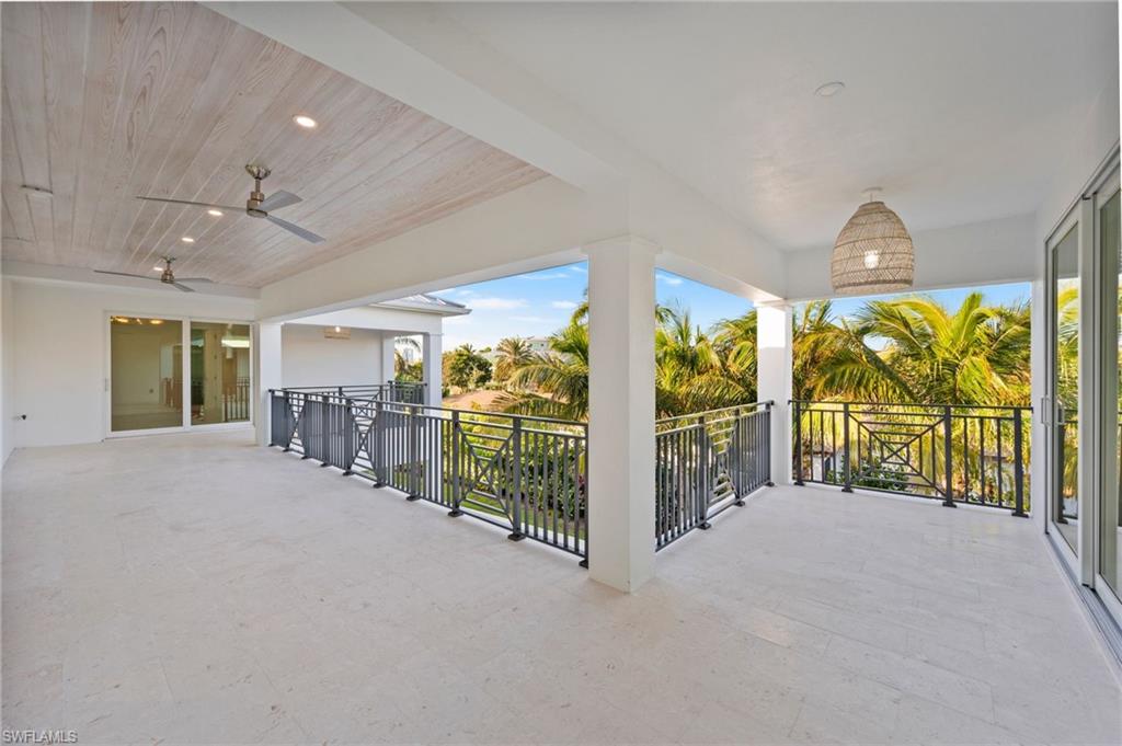 MOORINGS - Residential