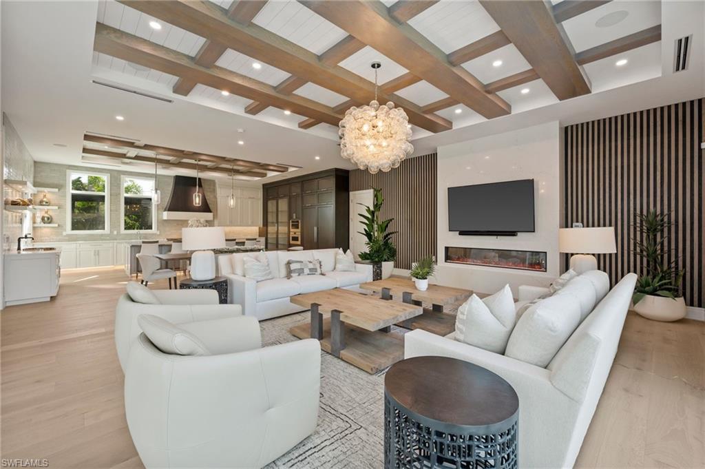 MOORINGS - Residential