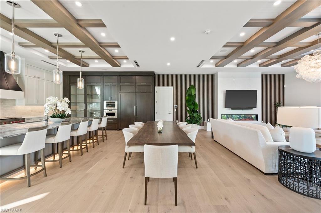 MOORINGS - Residential