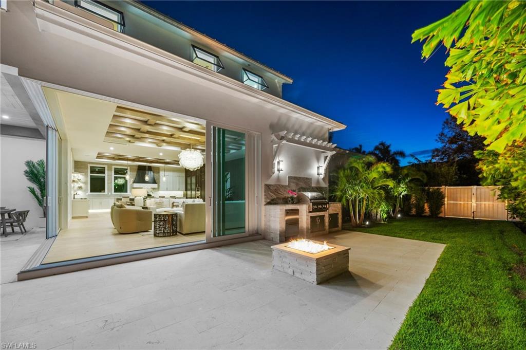 MOORINGS - Residential