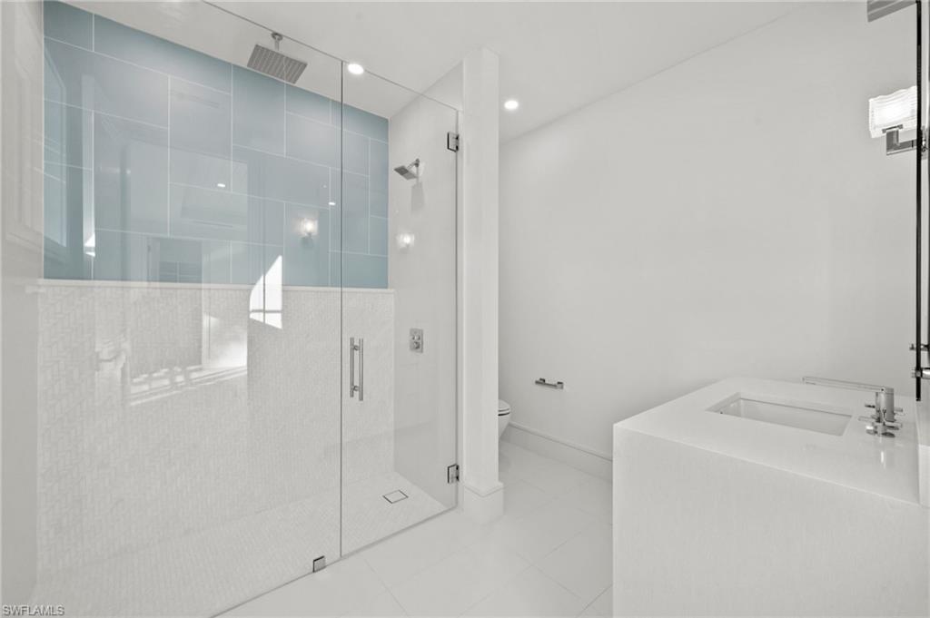 MOORINGS - Residential