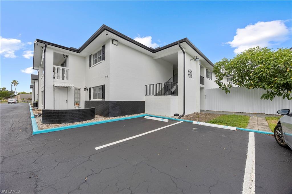 WINDSOR WEST - Residential