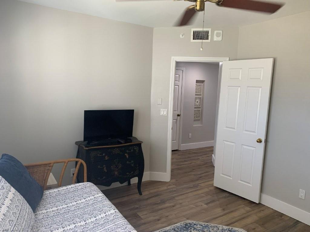 SUNSET ROYALE - Residential Lease