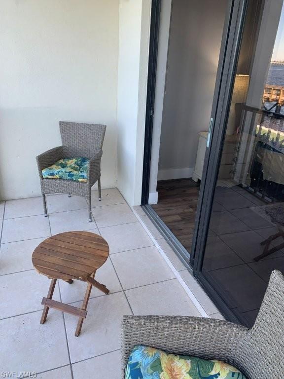 SUNSET ROYALE - Residential Lease